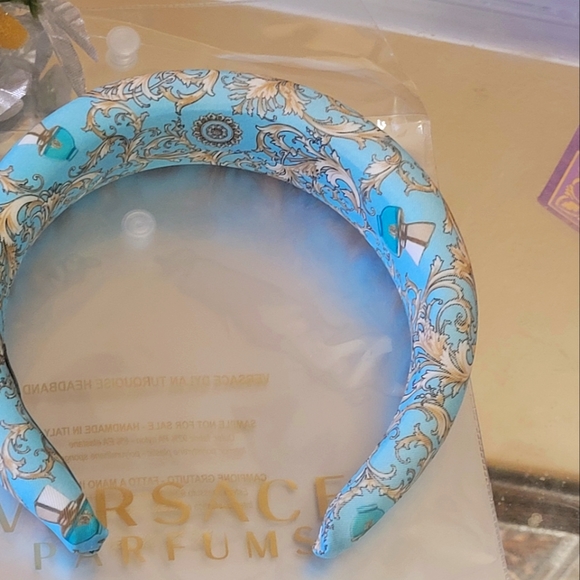 Versace - Picture 6 of 8